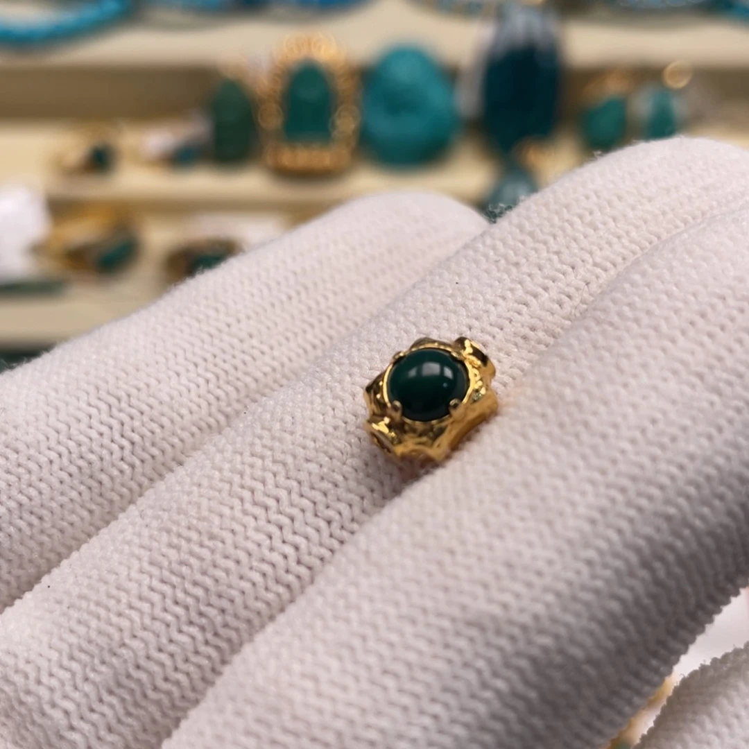 18K金镶嵌绿松石珠宝奇石?****r