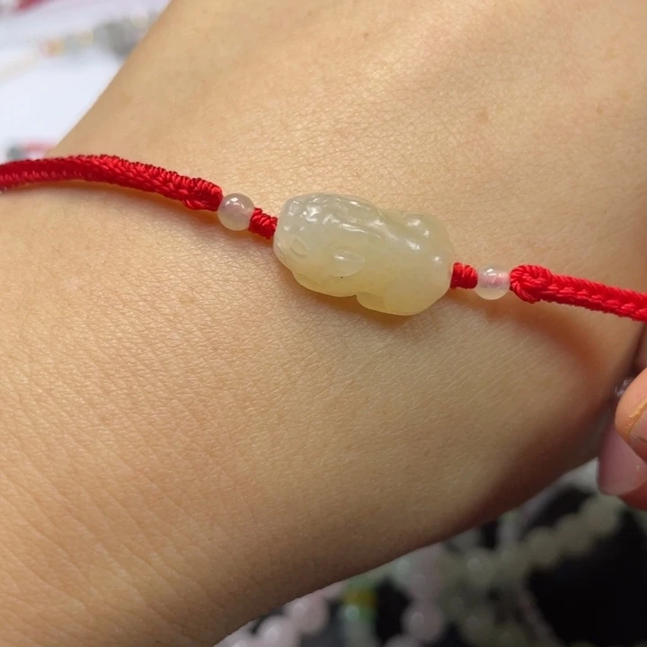 和田玉未镶嵌手绳7899000