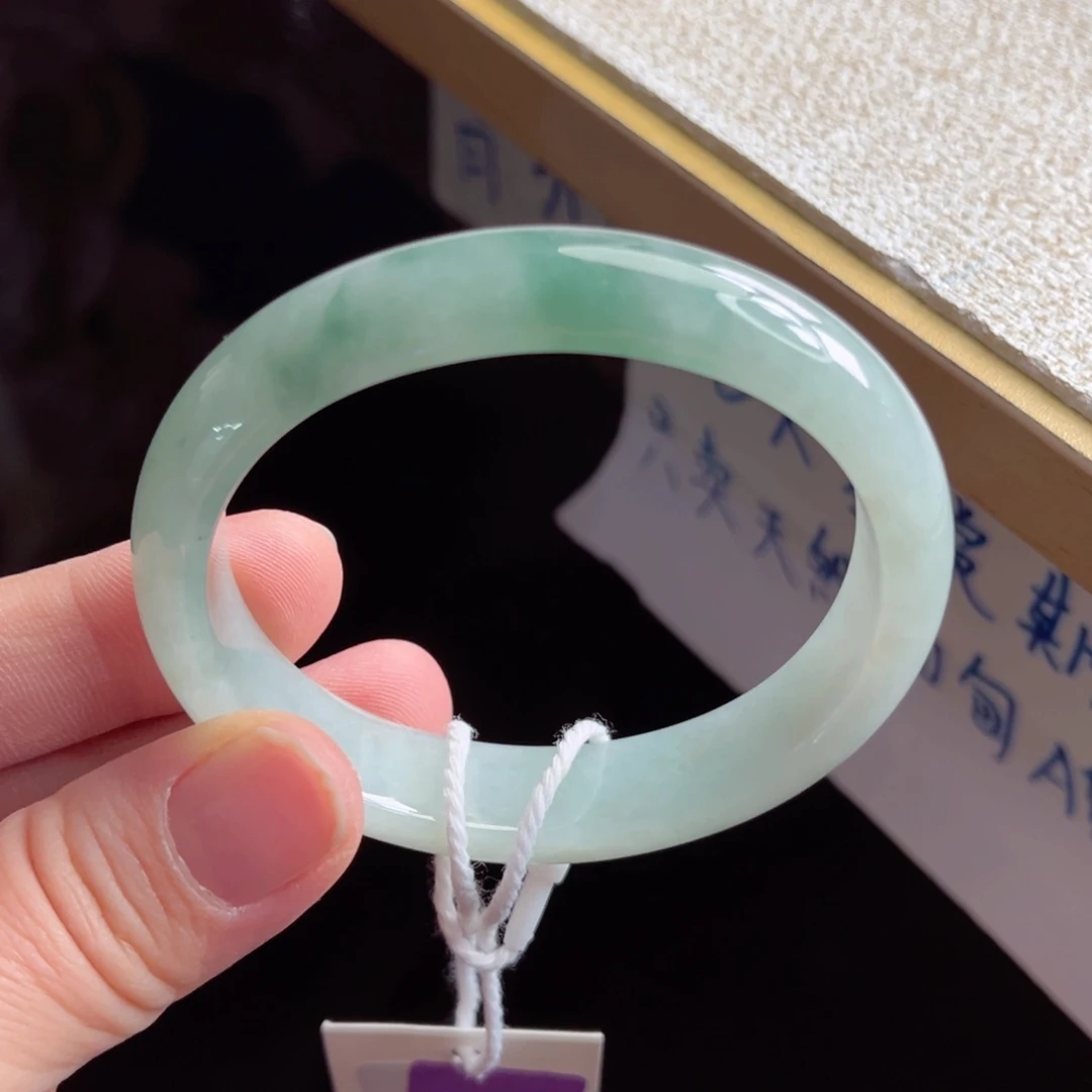 翡翠未镶嵌手镯手镯