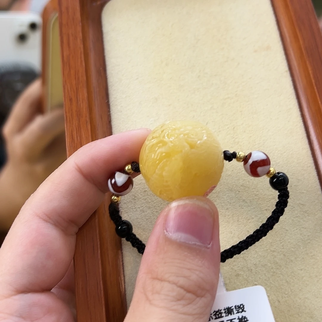 蜜蜡未镶嵌珠宝奇石