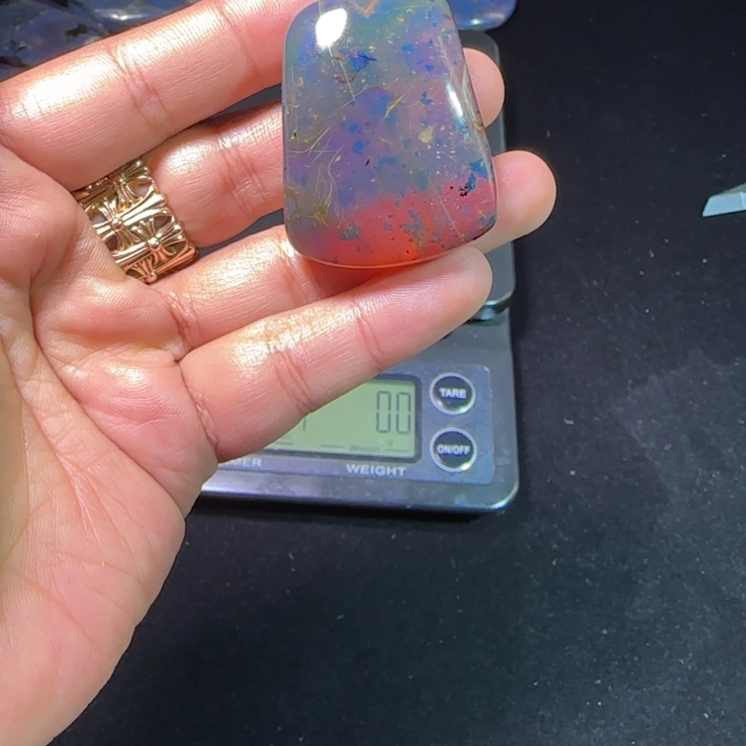 琥珀未镶嵌裸石琥珀