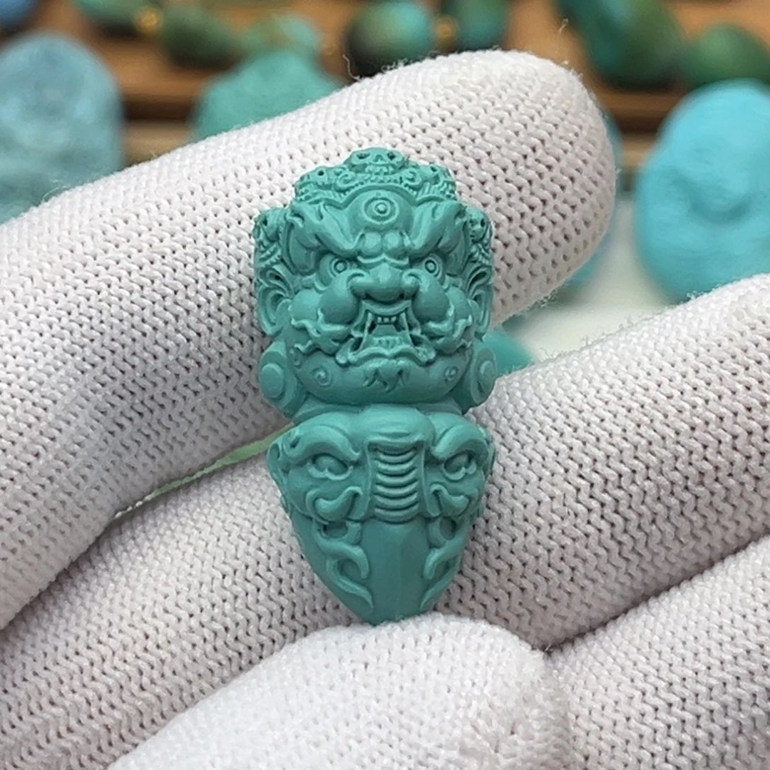 绿松石未镶嵌颈饰