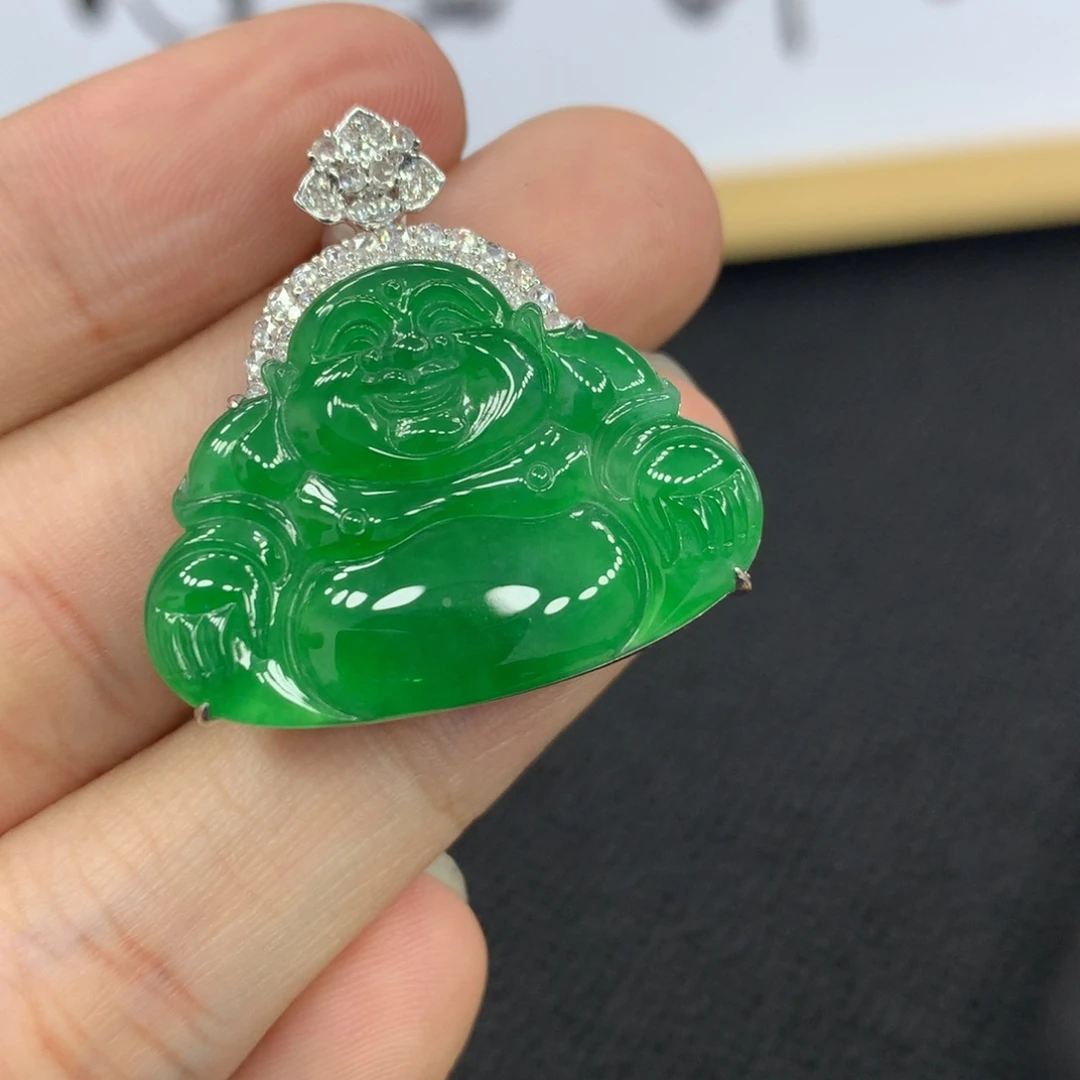 颈饰18K金镶嵌翡翠云佛公