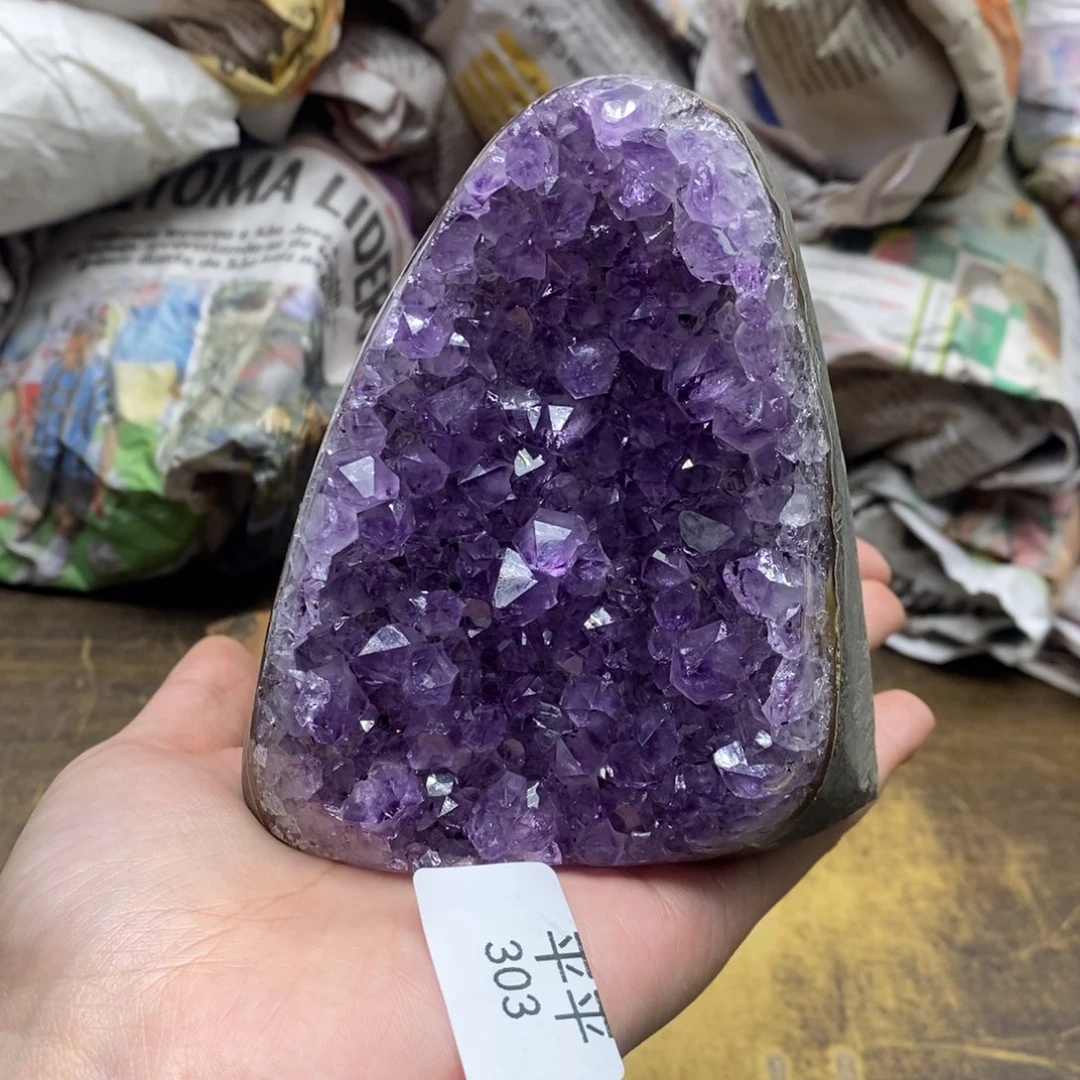 紫晶乌拉圭未镶嵌