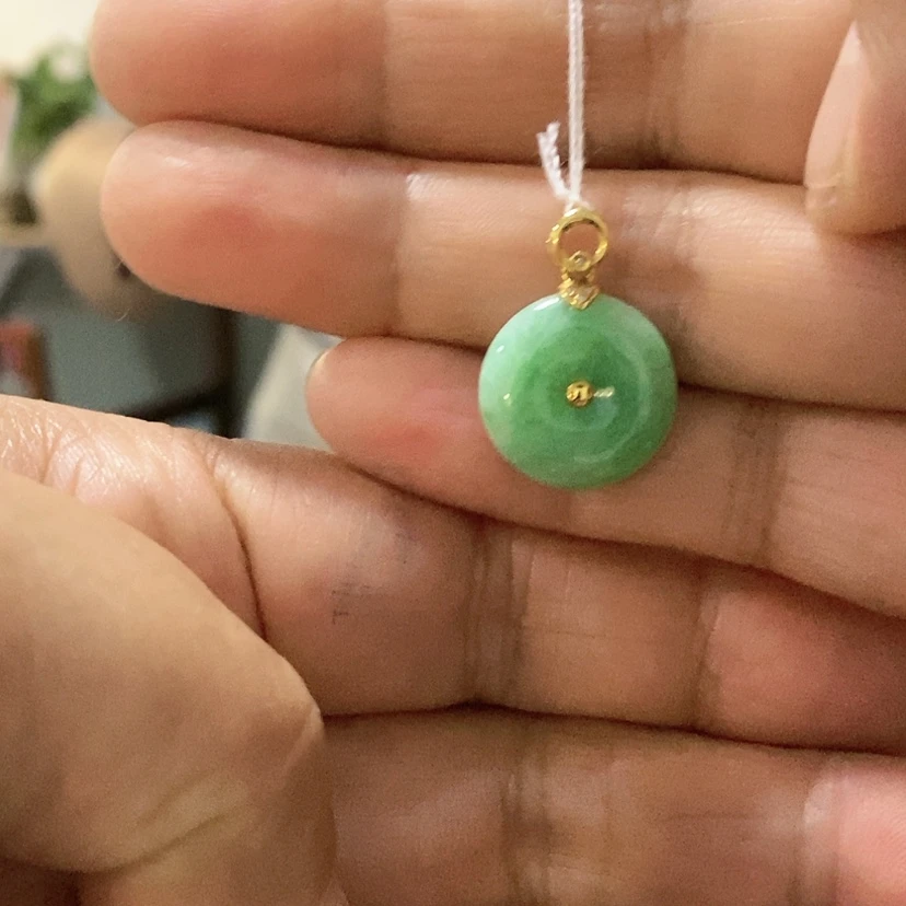 【闪购商品】颈饰18K金镶嵌翡翠