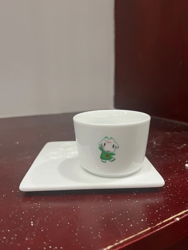 釉下五彩杯蝶一套