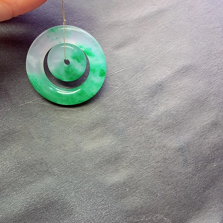 颈饰未镶嵌石英质玉