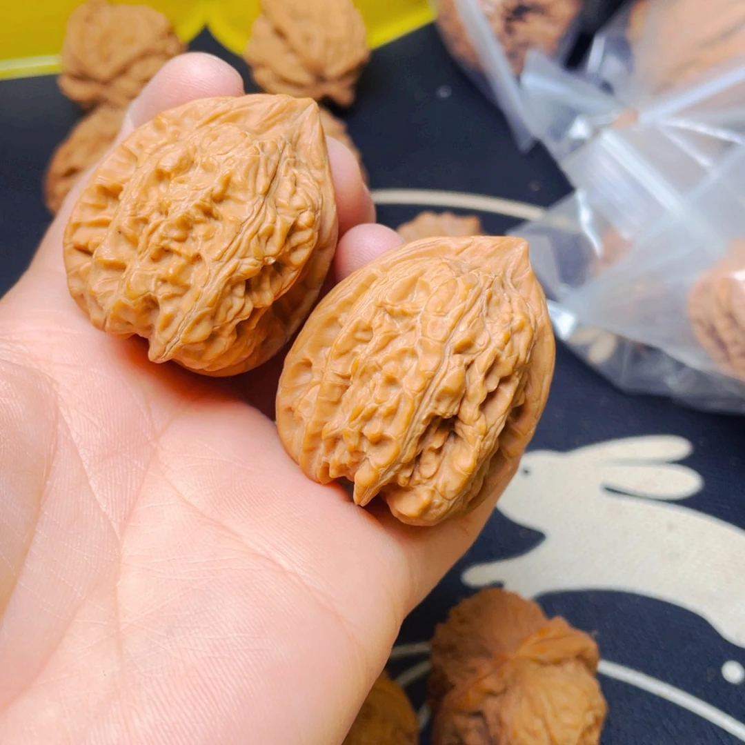 吊坠文玩核桃赤龙一对