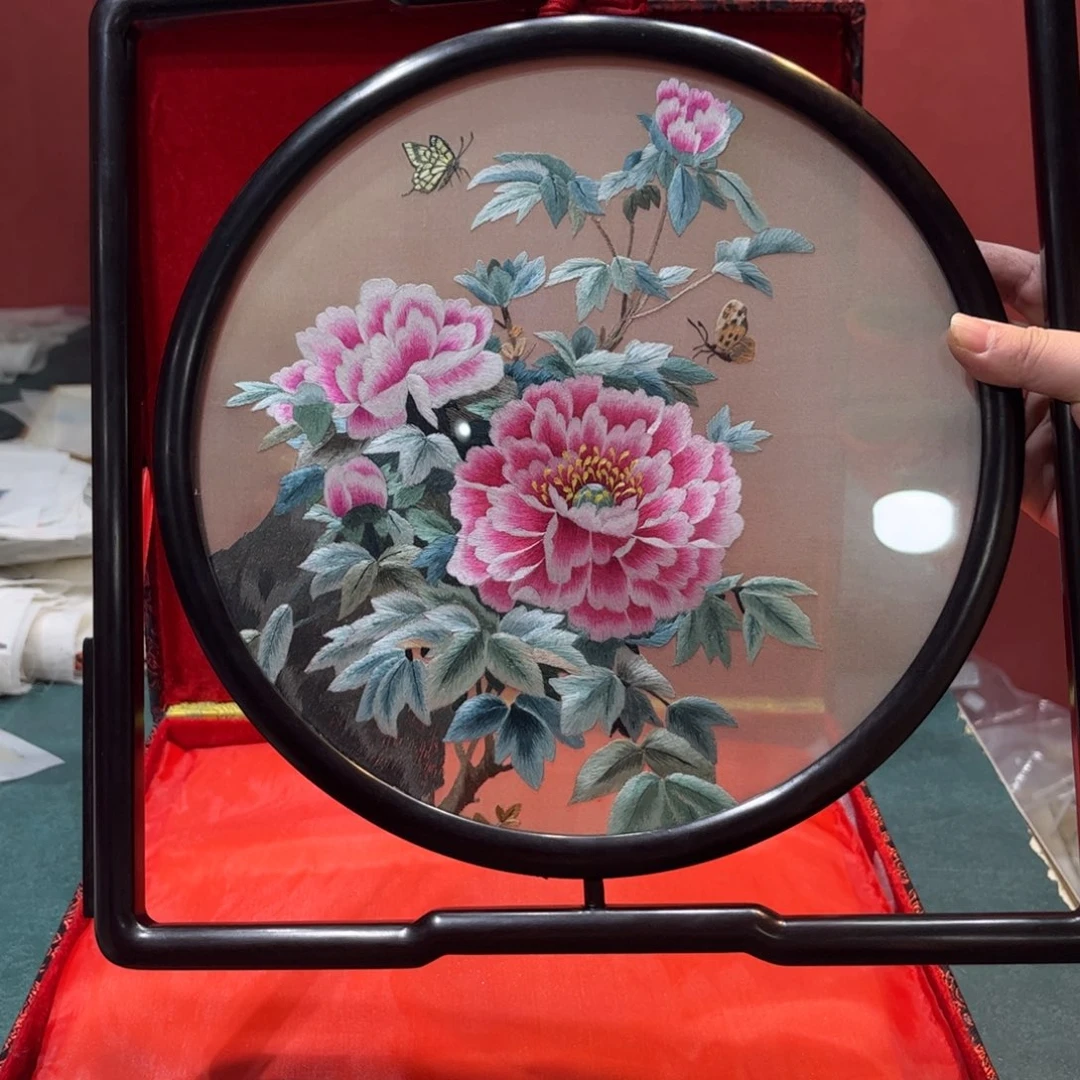 b***e织绣纯手工制作的一款游戏