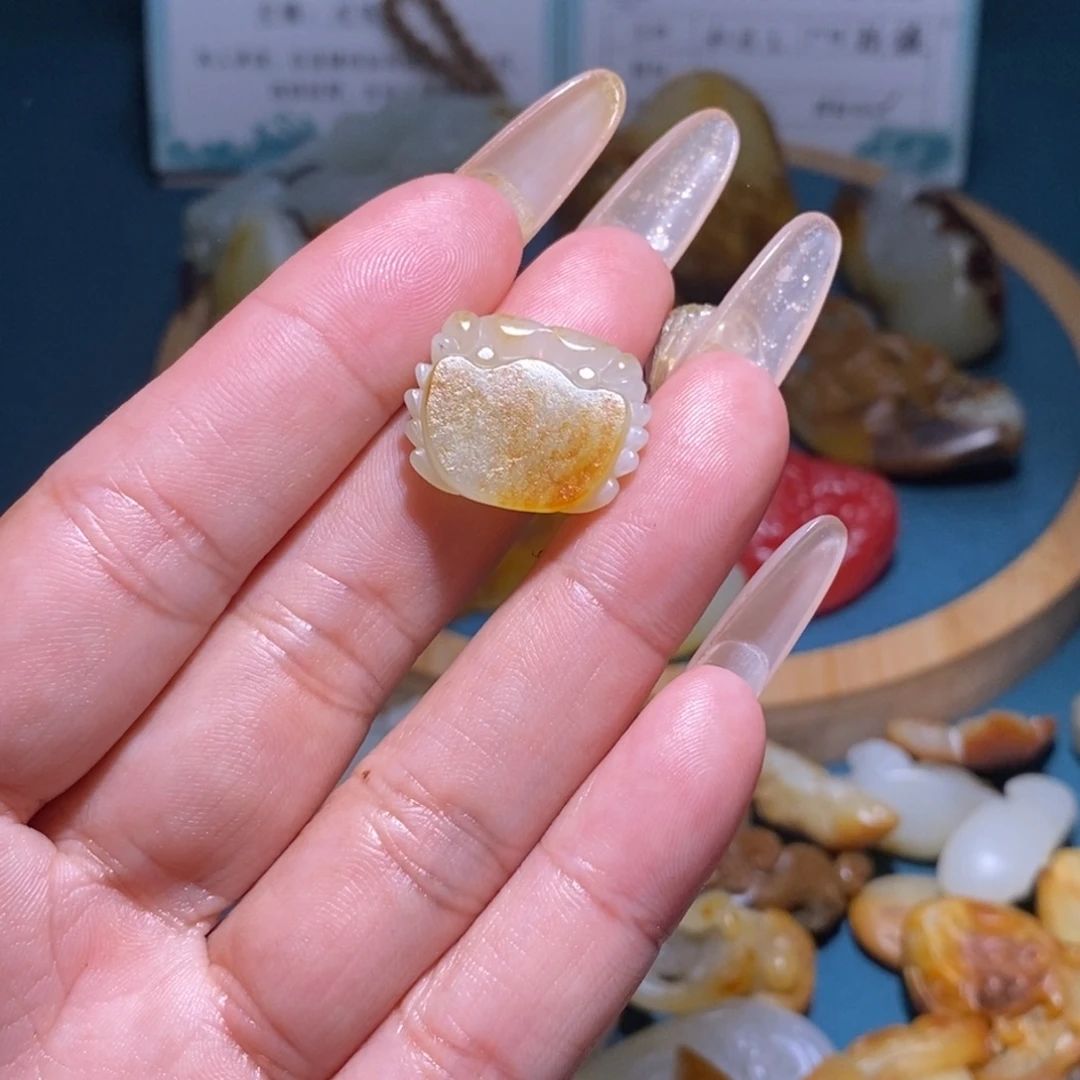 鬼***影和田玉未镶嵌颈饰