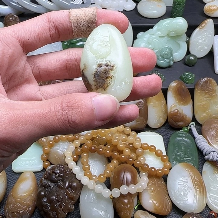 和田玉未镶嵌颈饰