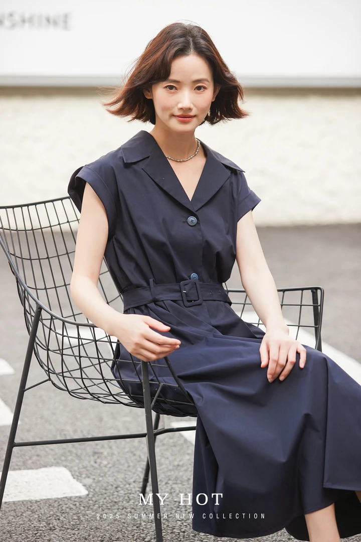 中长款翻领中腰时尚无袖女装单排多扣V领连衣裙夏季