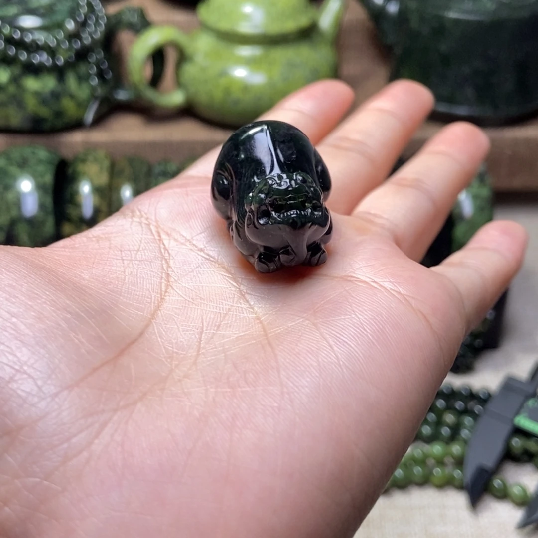 蛇纹石玉未镶嵌药王石吊坠