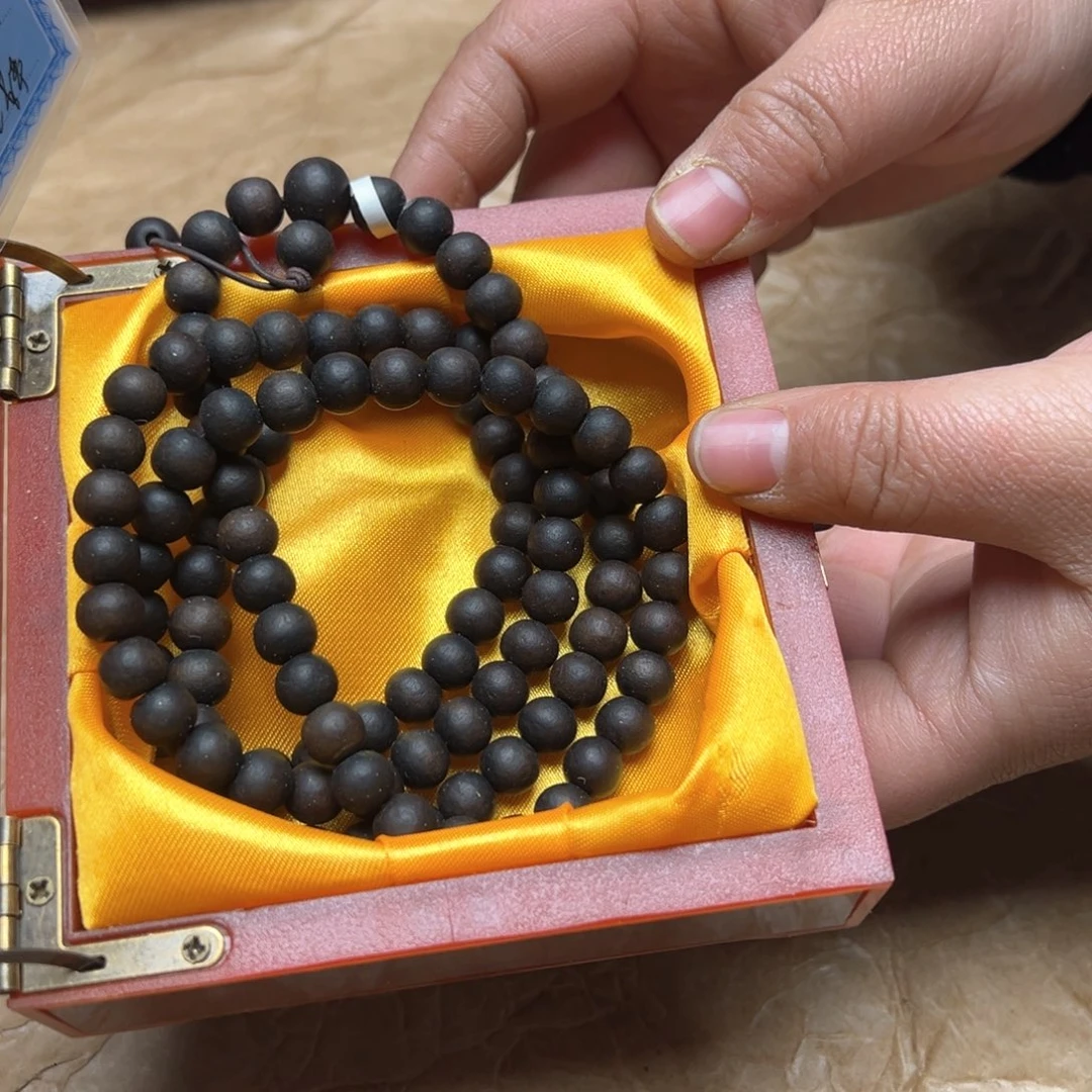 大叶紫檀（黑酸枝木类）