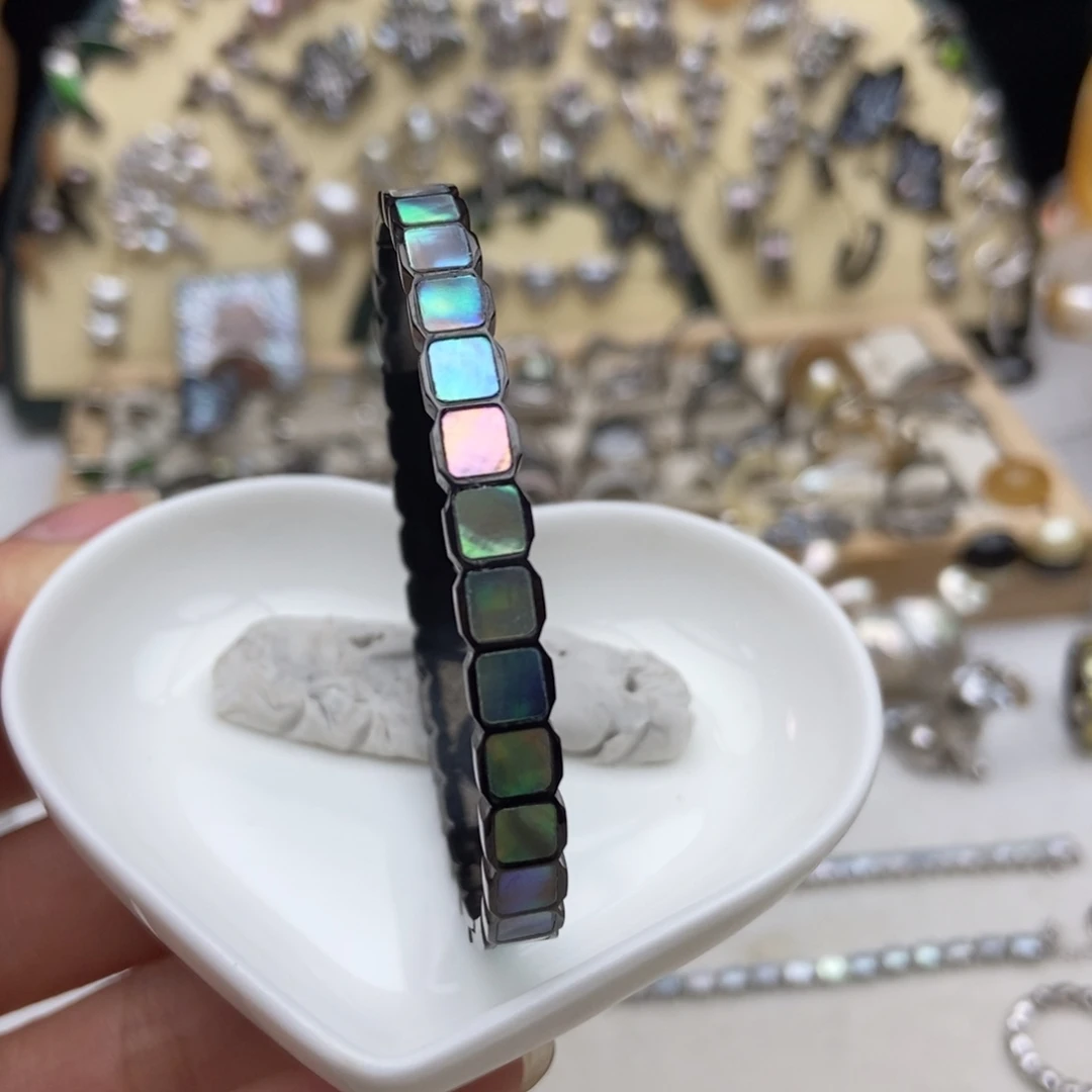 画框钛钢贝壳极光炫彩贝贝贵妃手镯