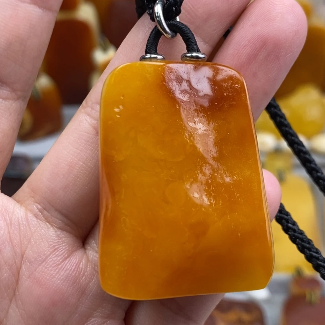 琥珀吊坠(赠链)未镶嵌