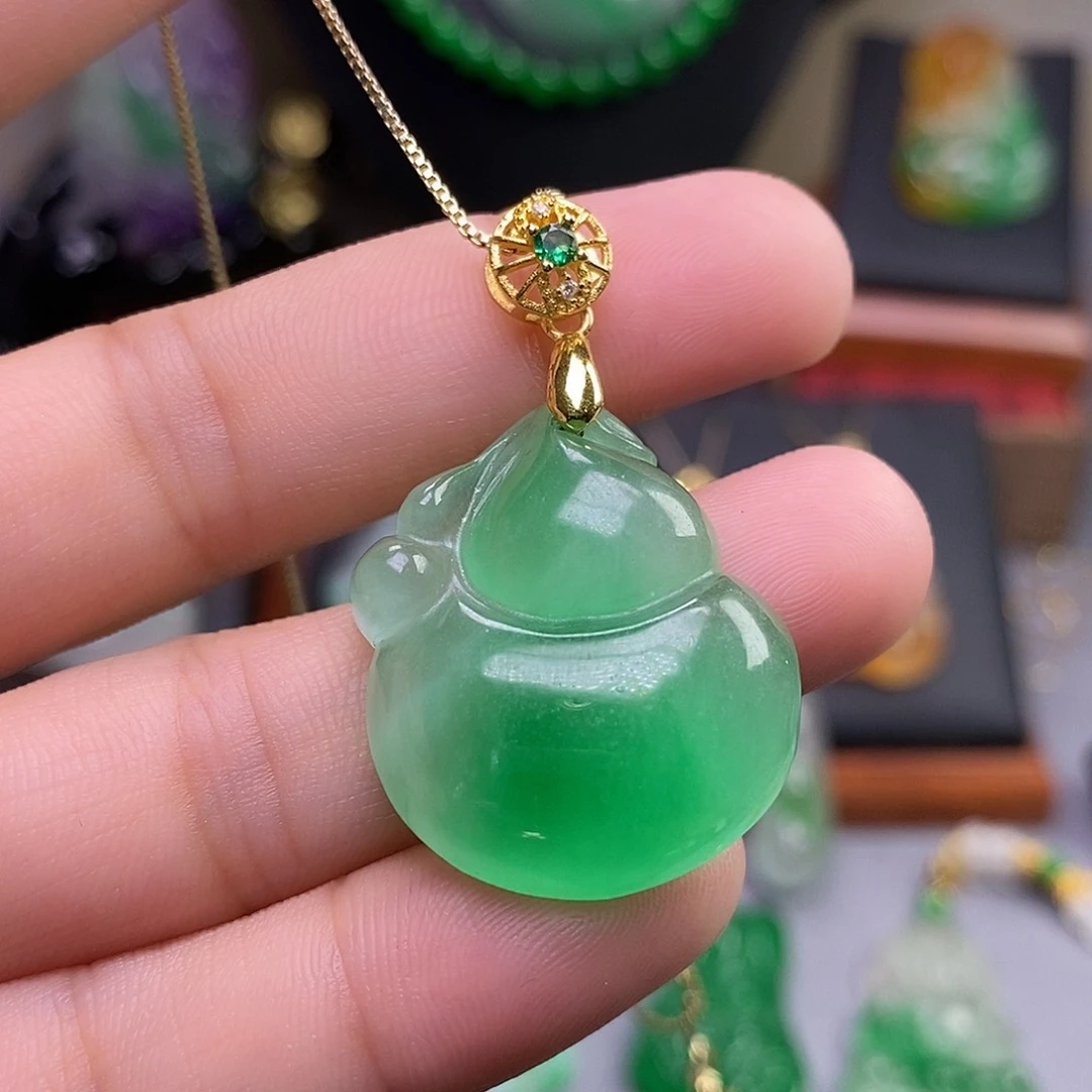 吊坠(赠链)未镶嵌翡翠