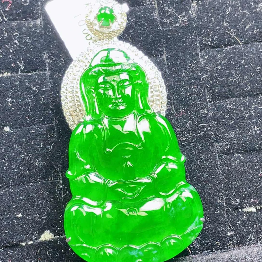 翡翠颈饰未镶嵌130，