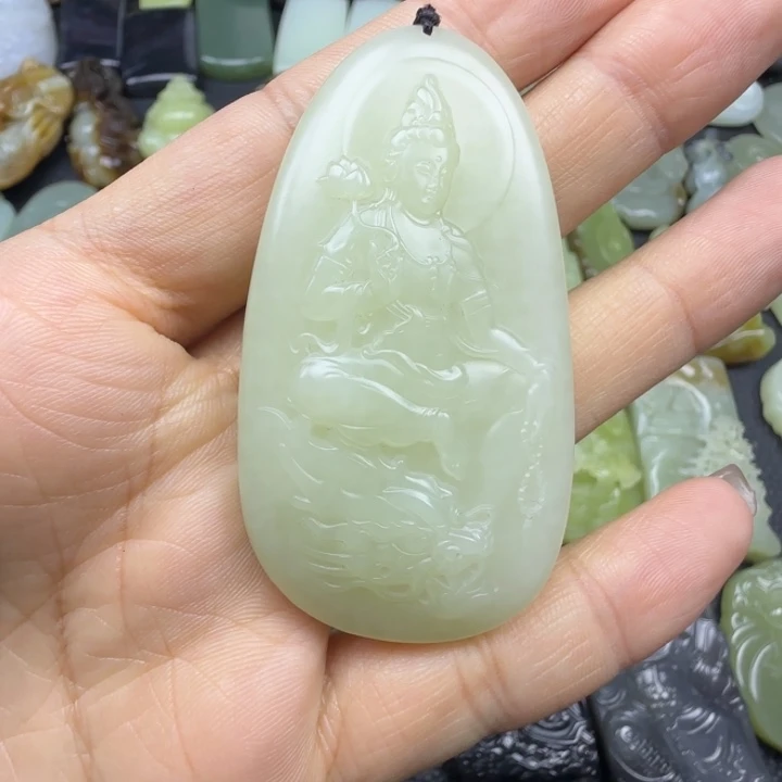 和田玉未镶嵌颈饰