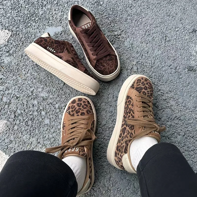 头层牛皮豹纹小白鞋板鞋女2026新款女鞋轻奢高级感休闲复古单鞋子