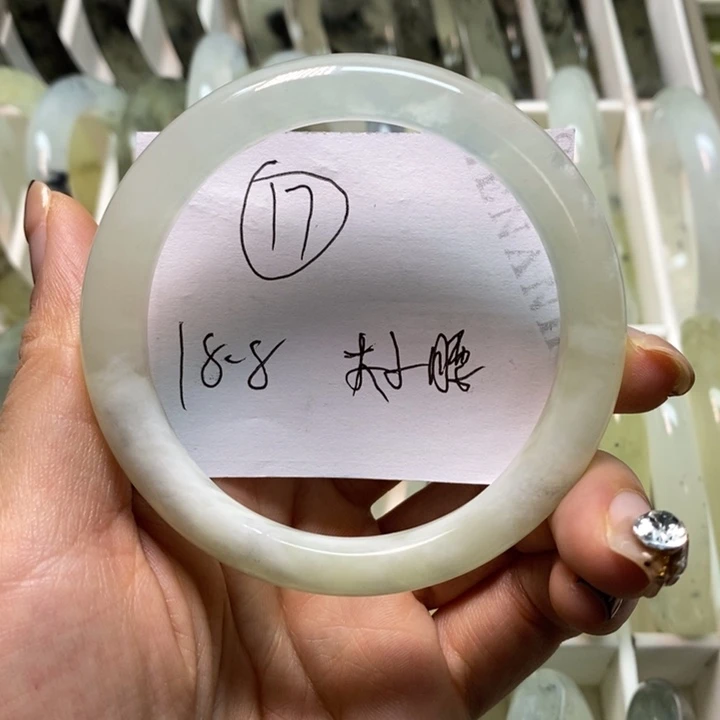 蛇纹石玉未镶嵌手镯微瑕不退换