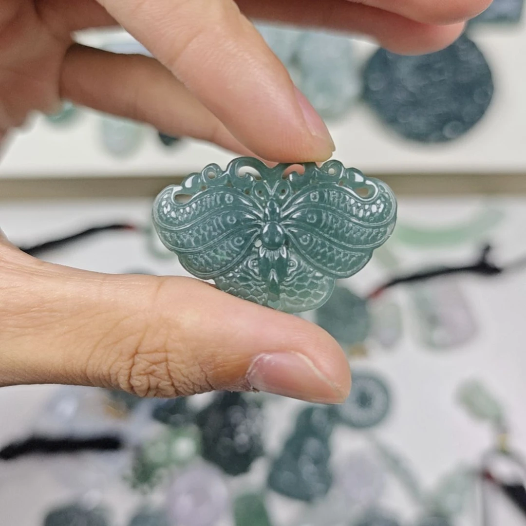 翡翠未镶嵌颈饰111111111111111