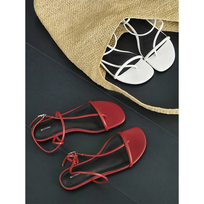 A美洋MEIYANG【商场同款】冲绳凉鞋 交叉细带平底夹趾拖鞋-周五