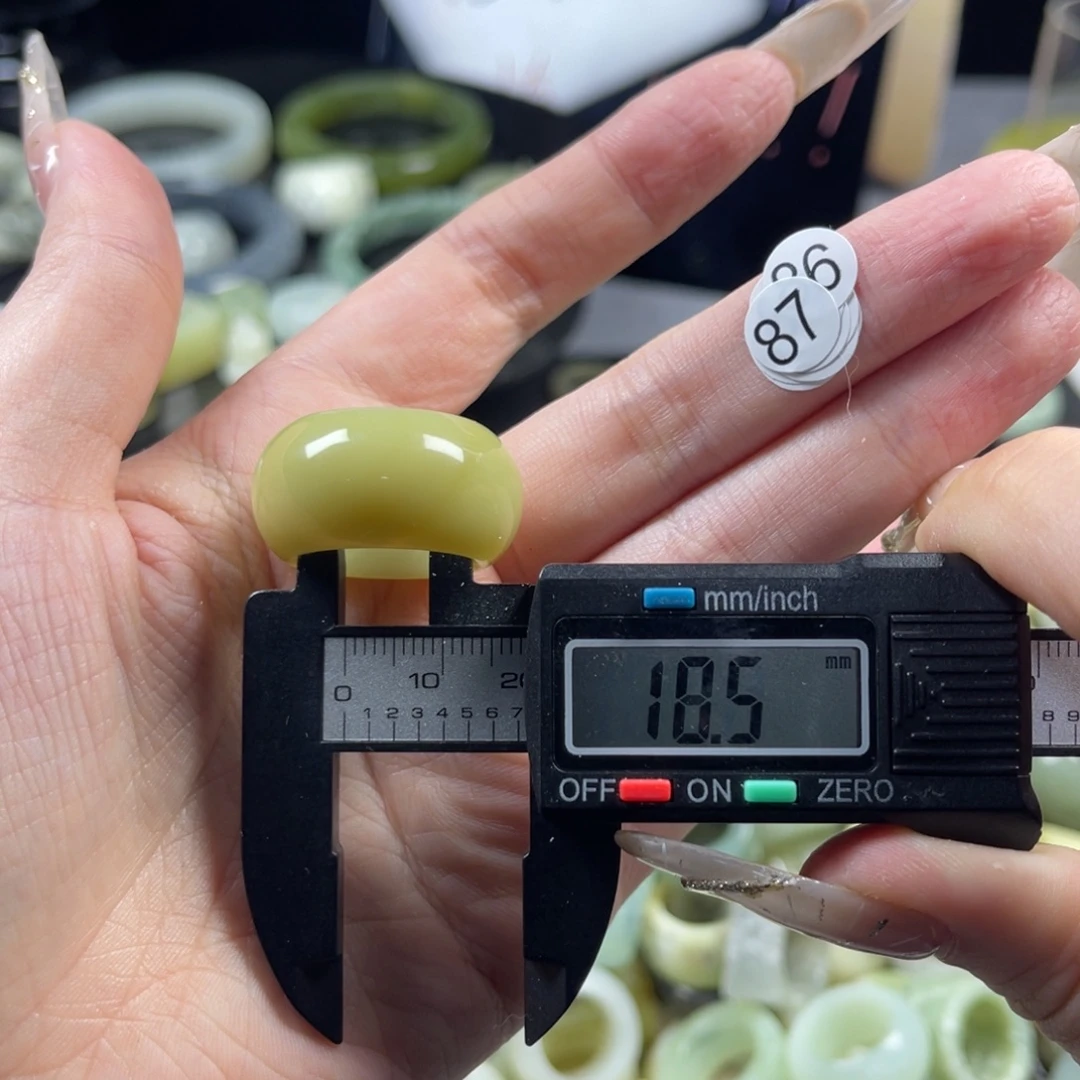 蛇纹石玉未镶嵌戒指