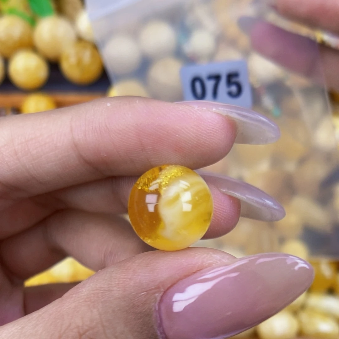 未镶嵌琥珀珠宝奇石13.2