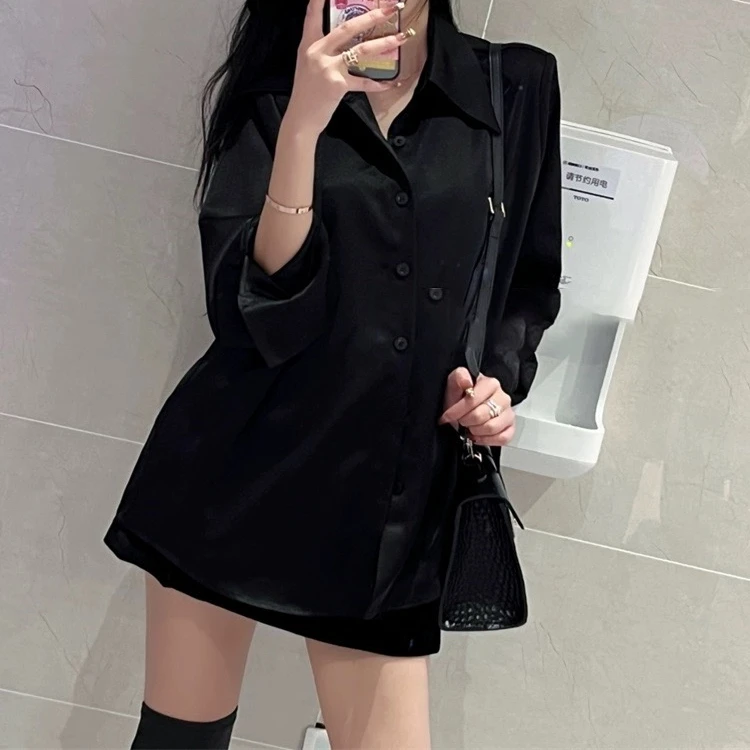 鸽子的衣橱黑玫瑰显瘦长袖衬衣时尚小众宽松设计感缎面衬衫+短裙