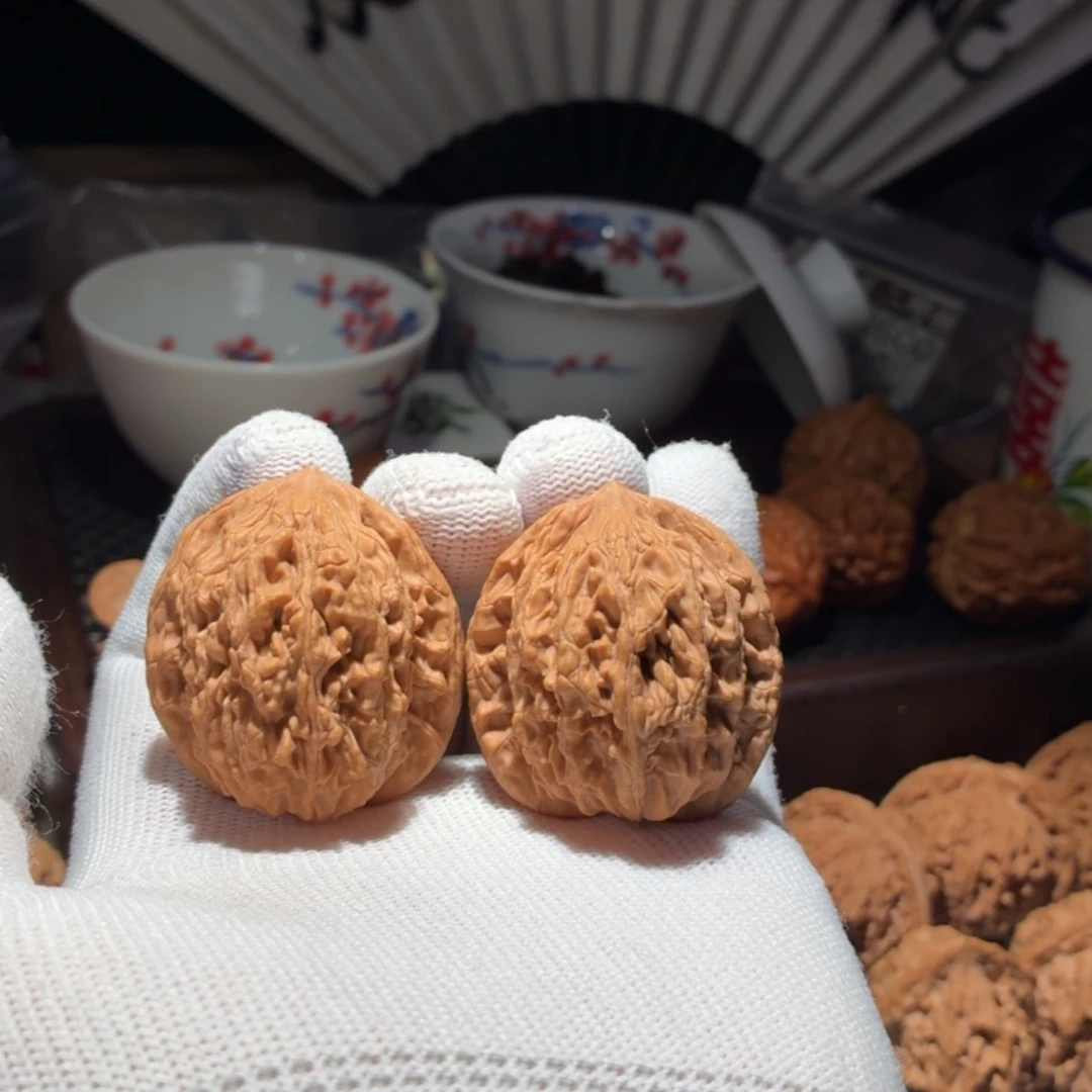 文玩核桃吊坠虎头 39