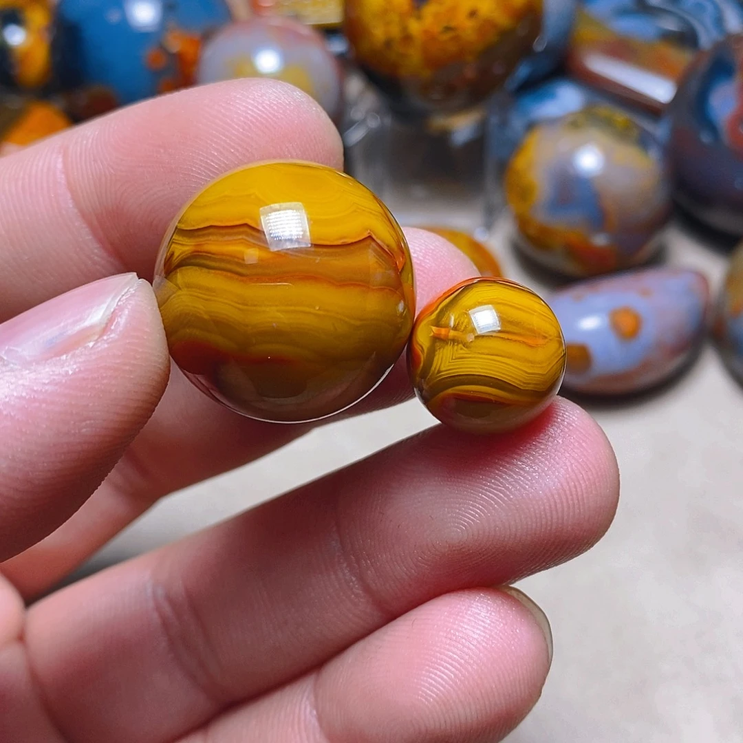 未镶嵌颈饰玛瑙/玉髓?**?