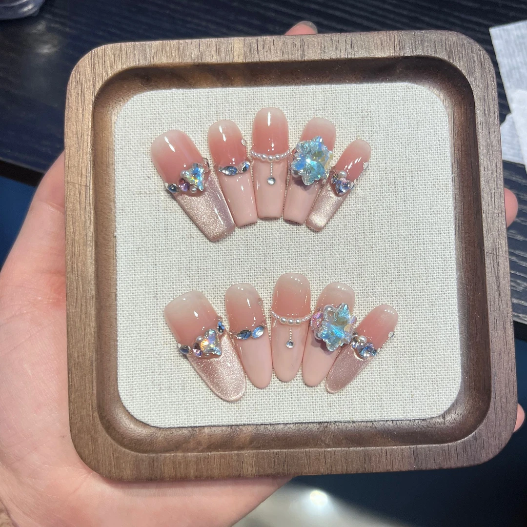 【粉嘟嘟】——纯手工穿戴甲