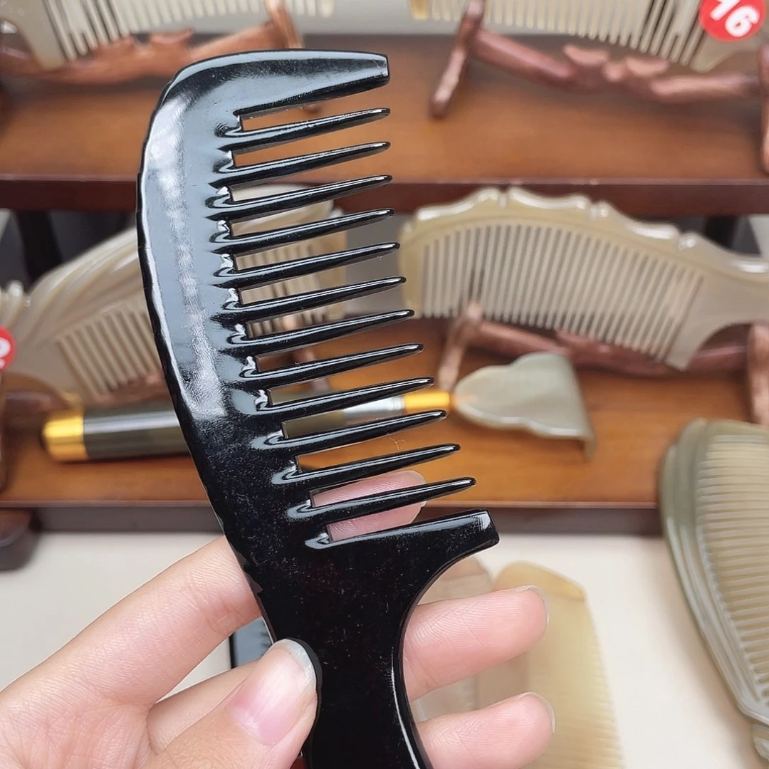 纯手工制作的牛角梳