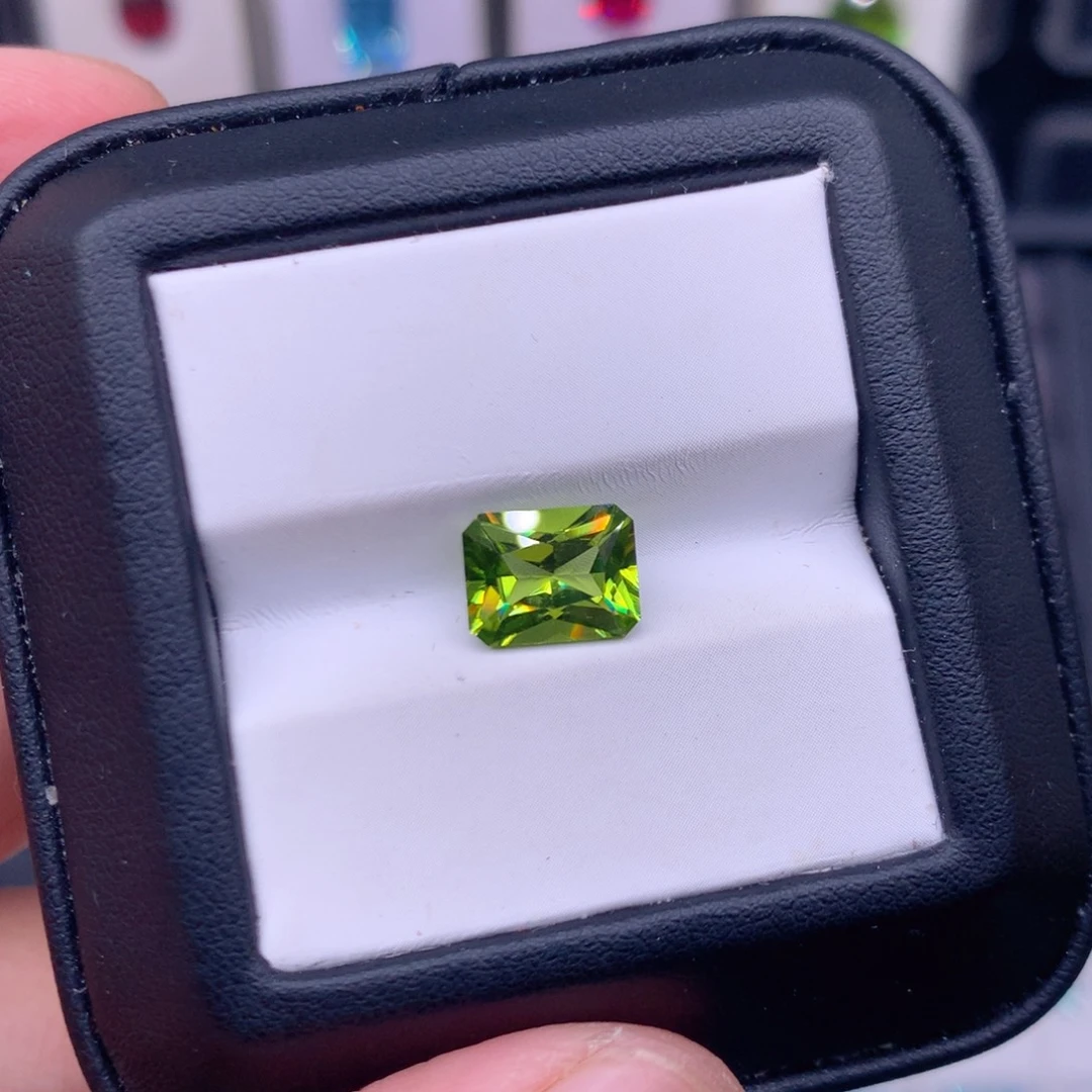 未镶嵌2.41克拉雷迪恩橄榄石