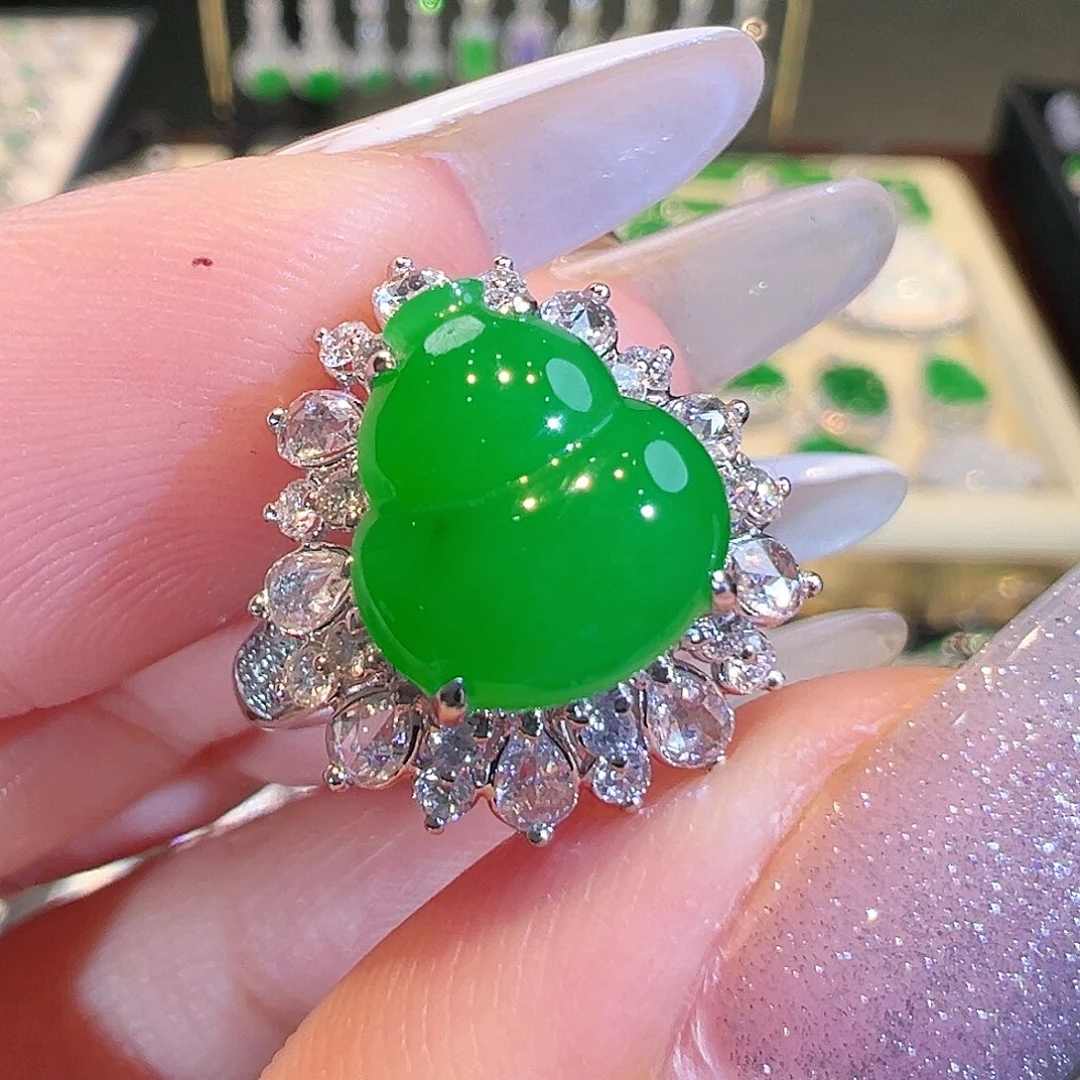 翡翠戒指18K金镶嵌翡翠