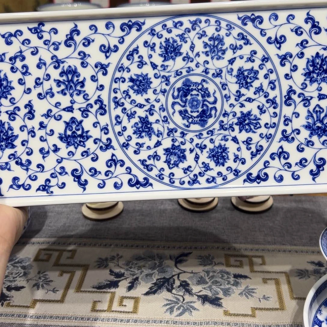 景德镇陶瓷艺术展在上海举办期间举行