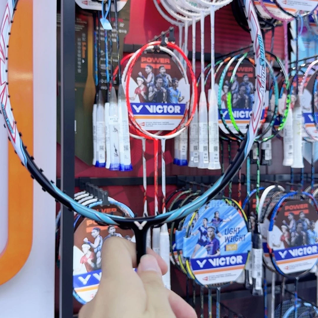 胜利羽毛球拍鲨鱼刀