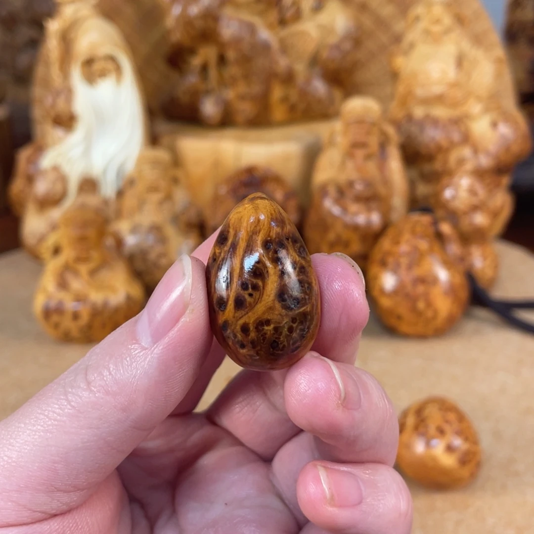 柏木（崖柏）地**人太行崖柏精品手把件