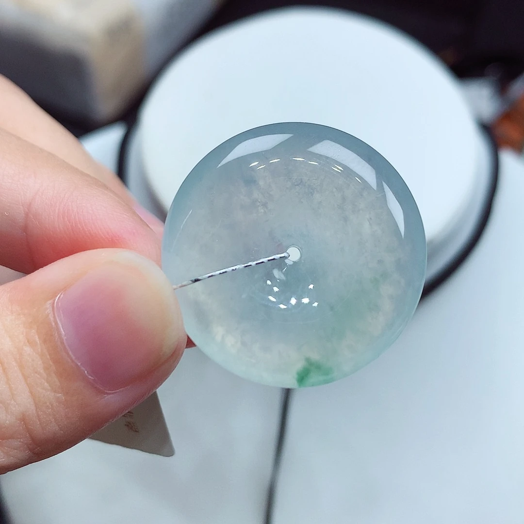 翡翠未镶嵌颈饰编号70，26.5/6.2