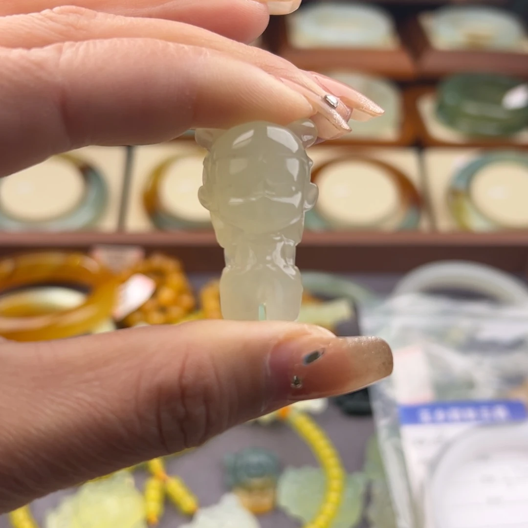 蛇纹石玉吊坠未镶嵌乔*