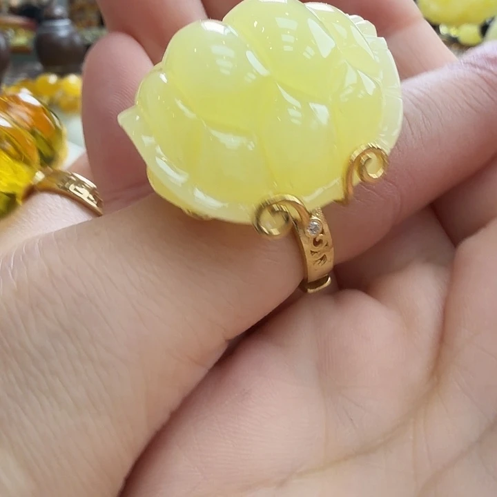 琥珀未镶嵌珠宝奇石