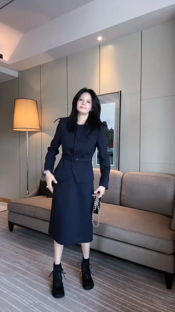 秋季法式修身长袖气质上衣搭配半身裙时尚套装