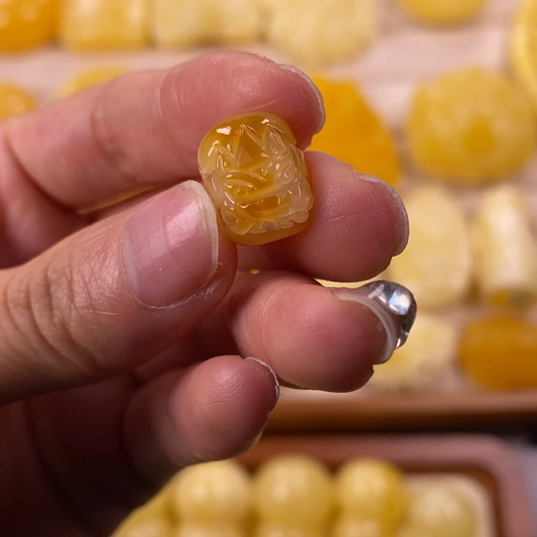 未镶嵌颈饰琥珀琥珀蜜蜡