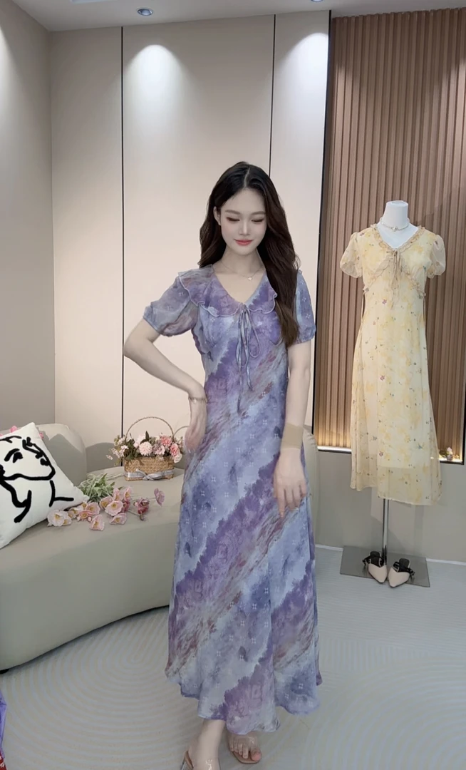 复古气质晕染印花V领短袖连衣裙2025夏季新款度假风浪漫优雅长裙