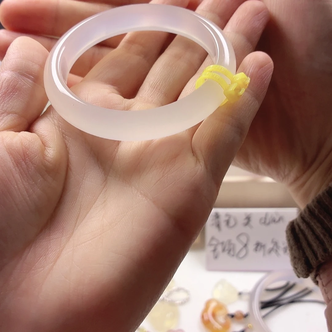 哦***事玛瑙/玉髓未镶嵌手镯