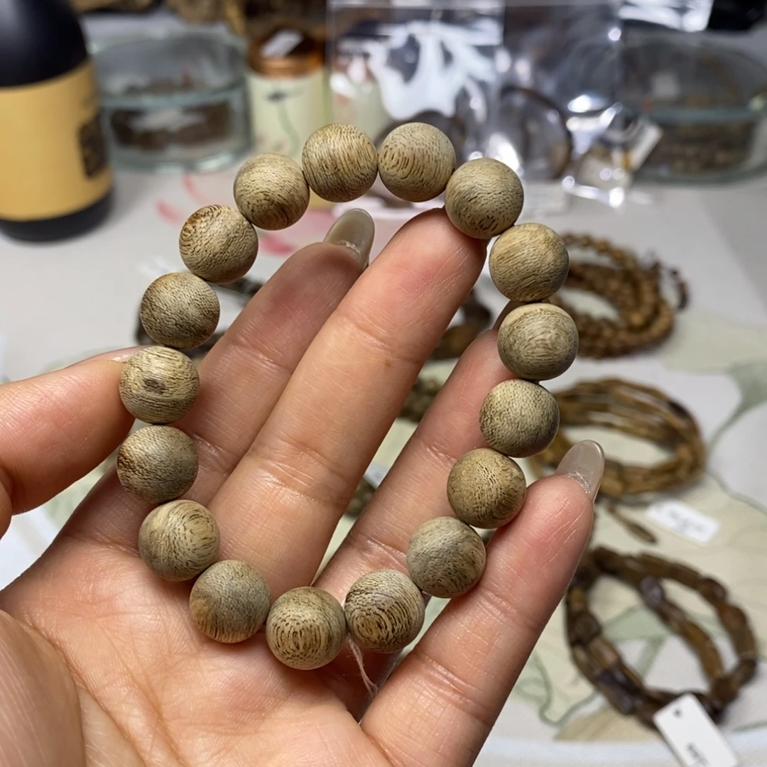 沉香手串马泥涝 11单 17颗 6克+ 随机