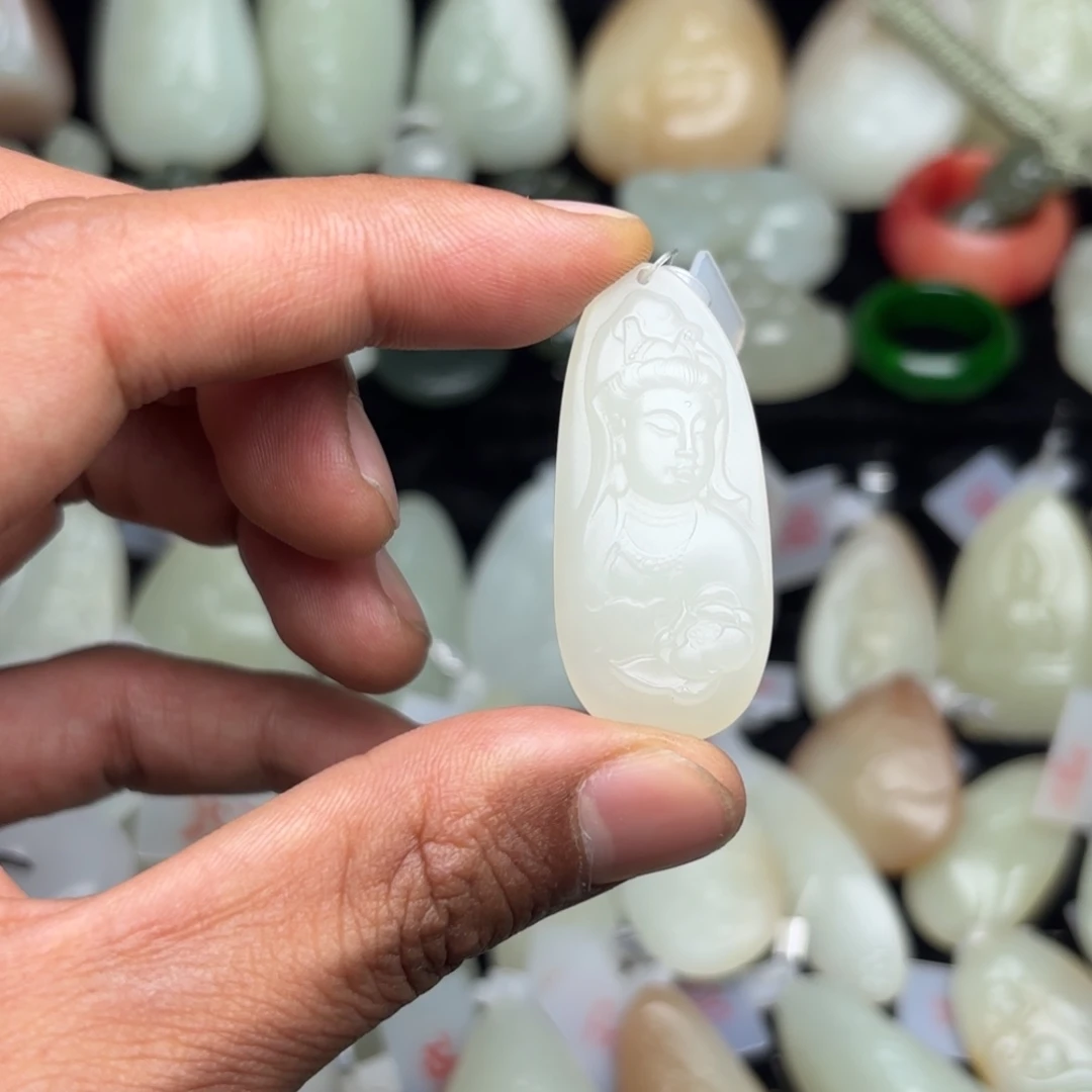 和田玉未镶嵌颈饰