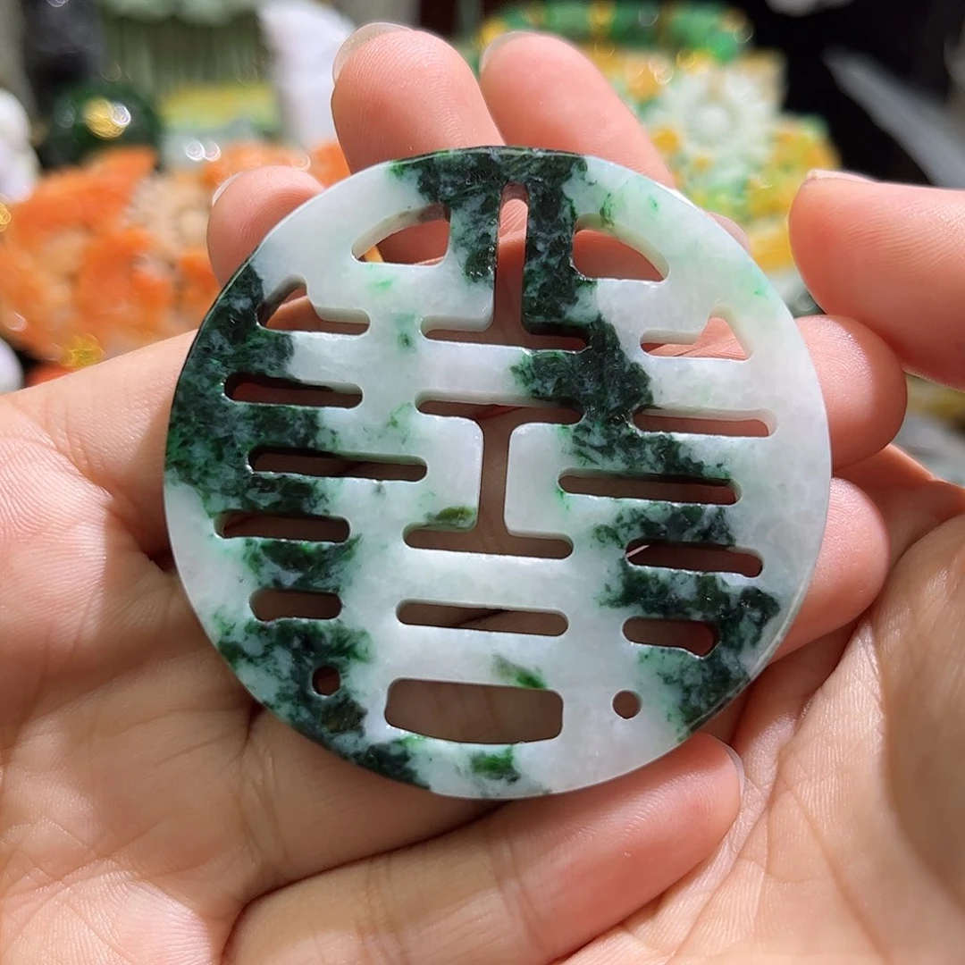 翡翠未镶嵌颈饰待编织