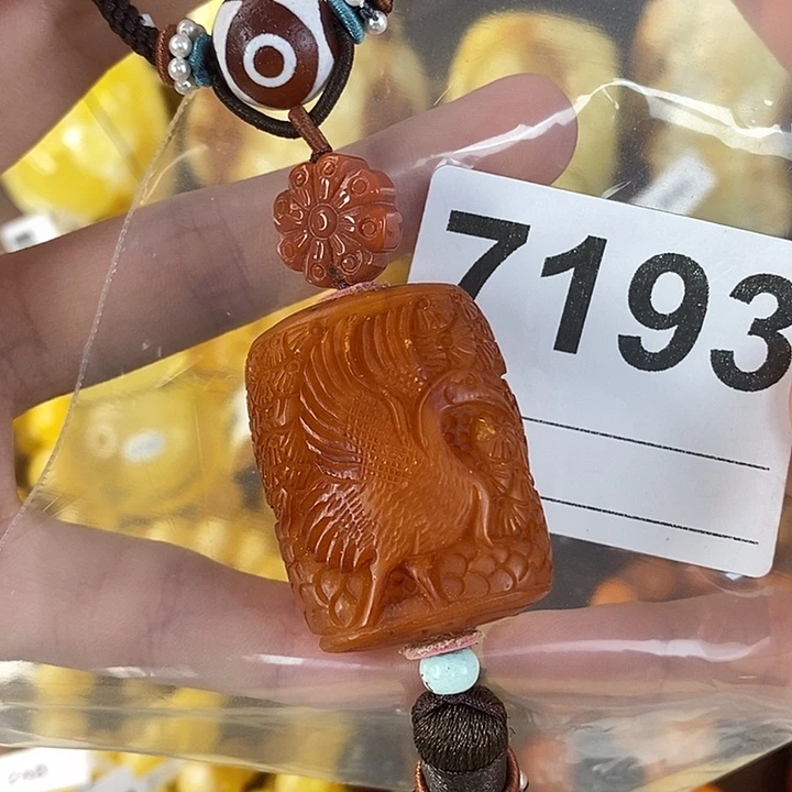 蜜蜡未镶嵌珠宝奇石